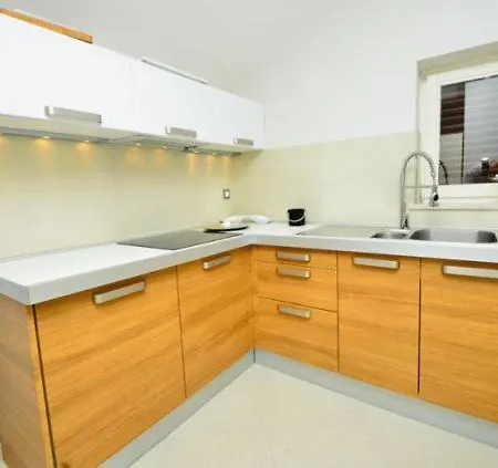Loznica Sleeps 10 Pool Air Con فيلة *