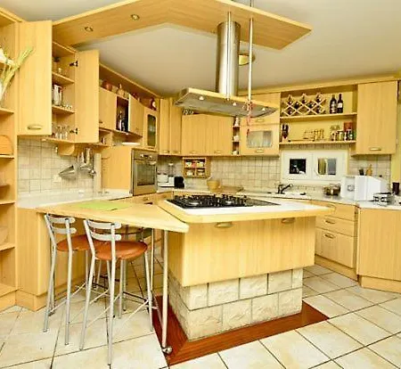 فيلة Loznica Sleeps 10 Pool Air Con دوبروفينك