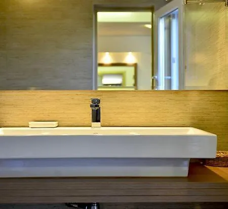 فيلة Loznica Sleeps 10 Pool Air Con دوبروفينك