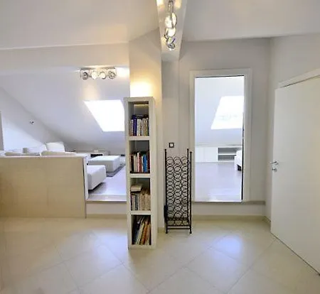 Loznica Sleeps 10 Pool Air Con Villa *